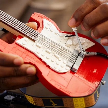 LEGO: Shop The Fender® Stratocaster