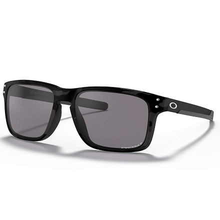 Oakley AU: New Year Sale! $50 OFF Select Polarised Lenses