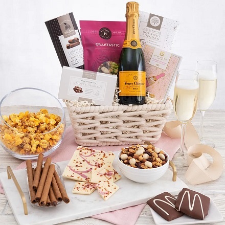 GourmetGiftBaskets.com: Explore our Gourmet Gifts Perfect for Celebrating Mom - Starting at $34.99