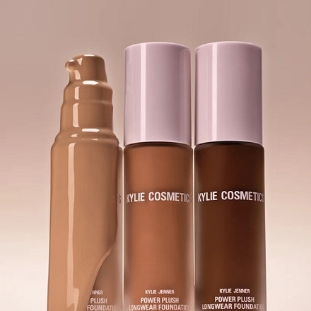 Kylie Cosmetics: LAUNCH - Foundation, Brush, Setting Spray Launch
