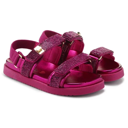 Famous Footwear: Up to 40％ OFF for Kids Sandals