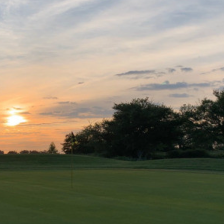 WagJag: FATHER'S DAY FLASH SALE! $89 for 18 Holes of Golf for Two, Shared Powercart, 2 Warm-Up Range Buckets, and Nachos (a $158 Value)