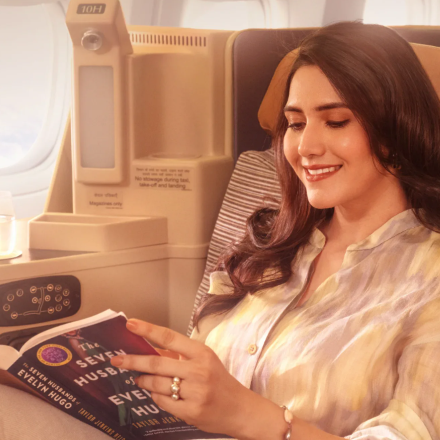 AirIndia - Air India: Domestic Sale Domestic Flight Starting at ₹1700 Enjoy Extra 10% OFF