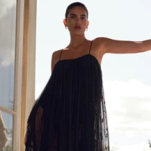 Net-A-Porter APAC：高光时刻，从夏日晚宴到阳光盛典，点亮你的每次登场